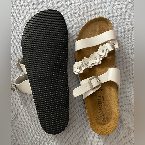 The perfect spring sandals to add to your closet! - Picture 5 of 5